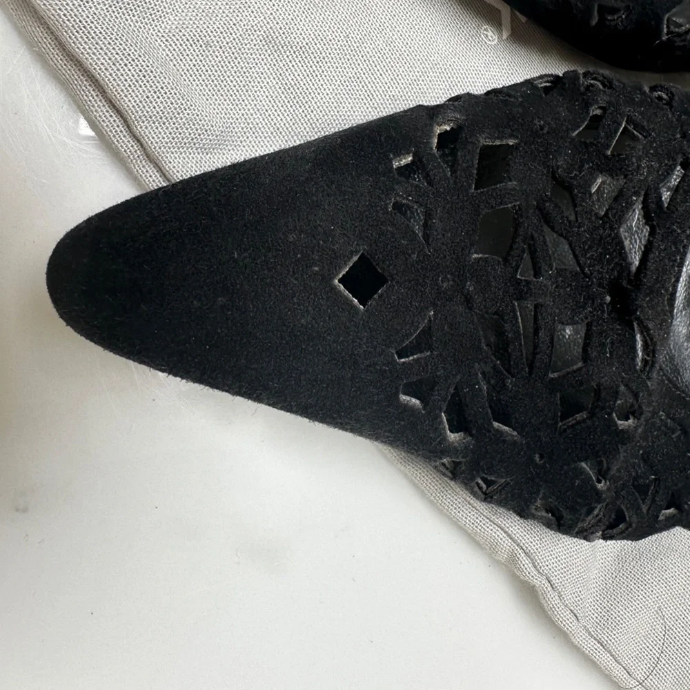Manolo Blahnik Black Suede Kitten Heel Mules with Fretwork Size 37.5 - Picture 3 of 5